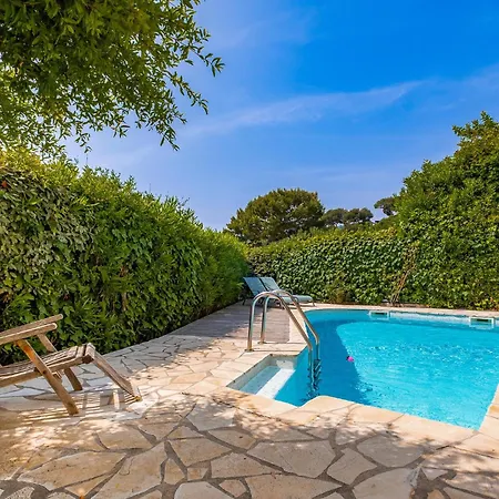 別荘 Beautiful Home In Eze *